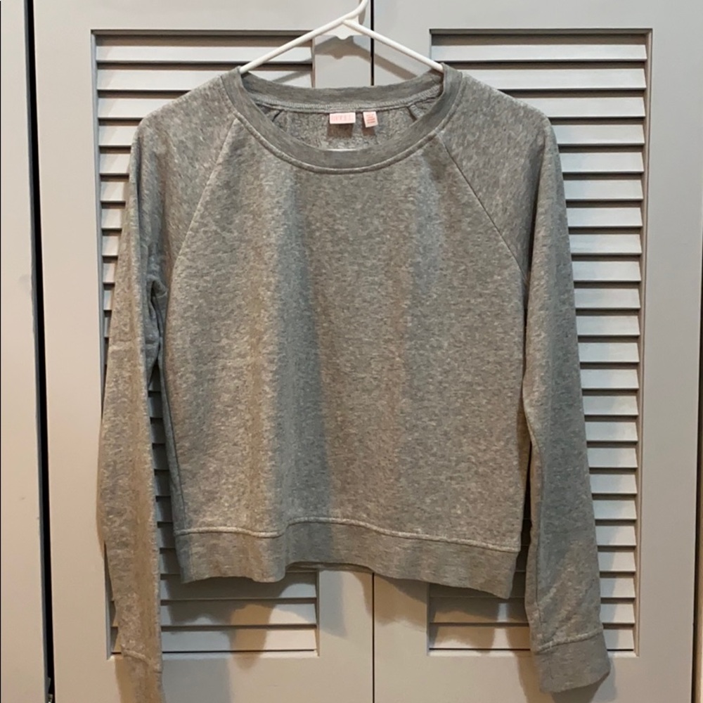 Gray sweatshirt